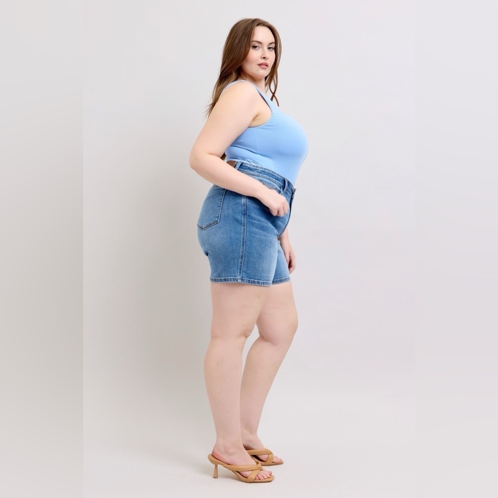 Judy Blue 2 Button Denim Shorts with Pockets Plus Size Classic Blue Denim Shorts - Picture 14 of 15